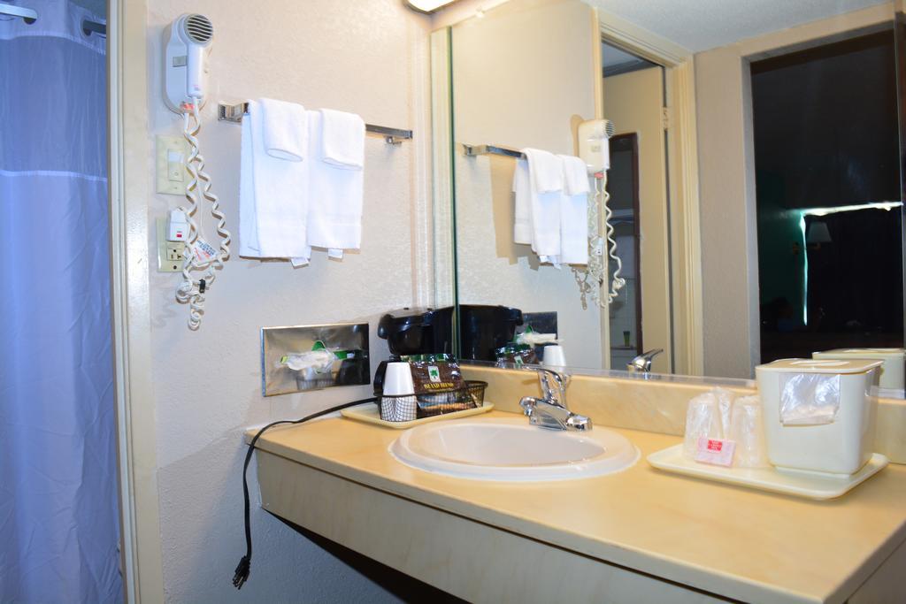 Red Carpet Inn And Suites 斯克兰顿 外观 照片